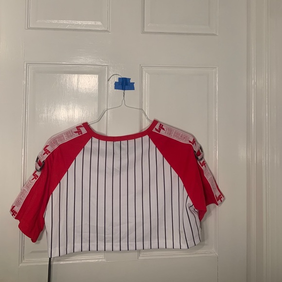 LF Cropped Tee - Picture 4 of 5